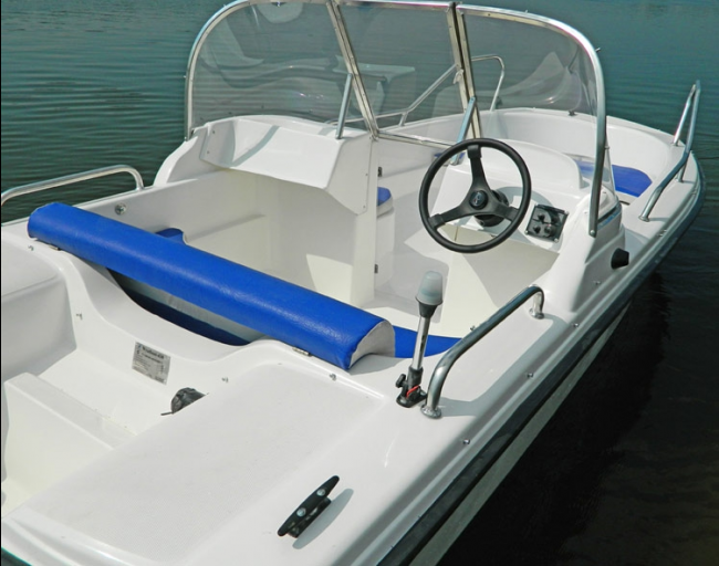 Wyatboat-430DCM (тримаран)
